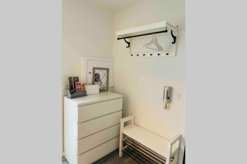 Stilvolles, Frisch Renoviertes 2Zi Apartment Mit Kueche Und Balkon In Kliniknaehe 바트왼하우젠 외부 사진